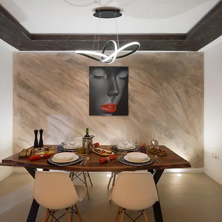Giraud I - Luxurious Secluded Next To The Sea Lajares