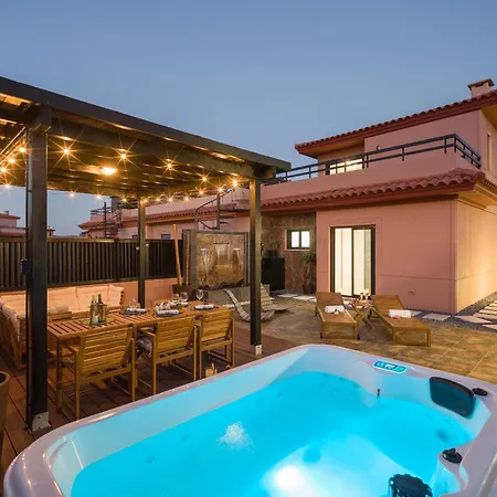 Villa Giraud I - Luxurious Secluded Next To The Sea *