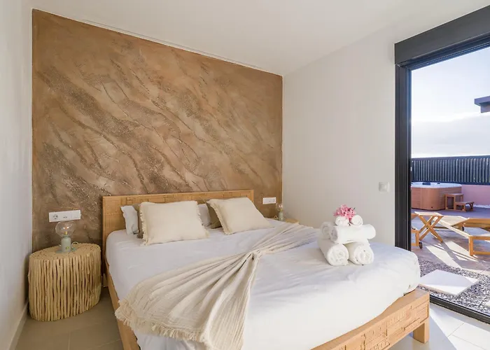 Giraud I - Luxury Modern Villa Next To The Sea With Jacuzzi & Pool Villa *