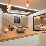 Giraud I - Luxury Modern Next To The Sea With Jacuzzi & Pool Lajares