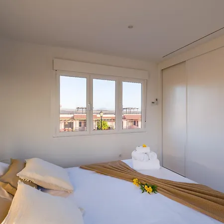 Giraud I - Modern Villa Next To The Sea With Jacuzzi & Pool Lajares
