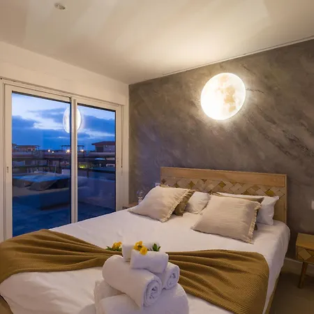 Giraud I - Modern Villa Next To The Sea With Jacuzzi & Pool