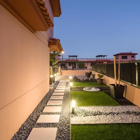Giraud I - Modern Villa Next To The Sea With Jacuzzi & Pool Vila *