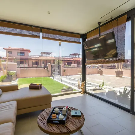 Vila Giraud I - Modern Villa Next To The Sea With Jacuzzi & Pool Lajares