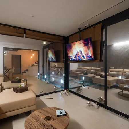 Giraud I - Luxurious Secluded Next To The Sea Vila *