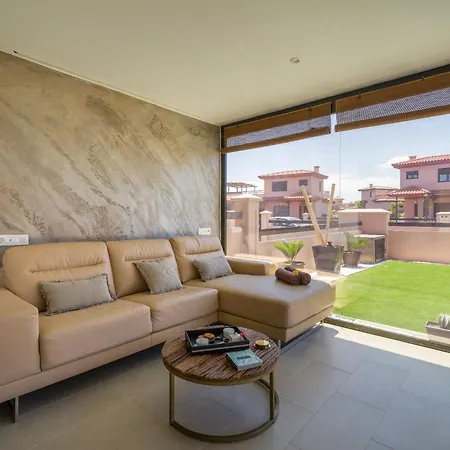 Giraud I - Modern Villa Next To The Sea With Jacuzzi & Pool *