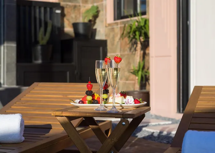 Giraud I - Luxury Modern Next To The Sea With Jacuzzi & Pool Lajares