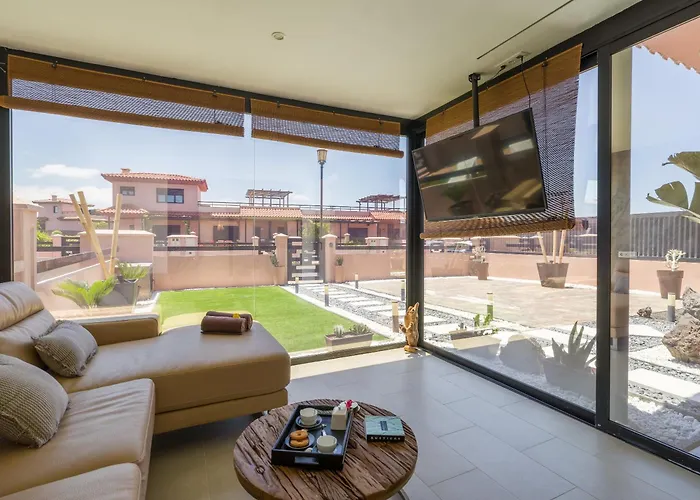 Villa Giraud I - Luxury Modern Next To The Sea With Jacuzzi & Pool Lajares