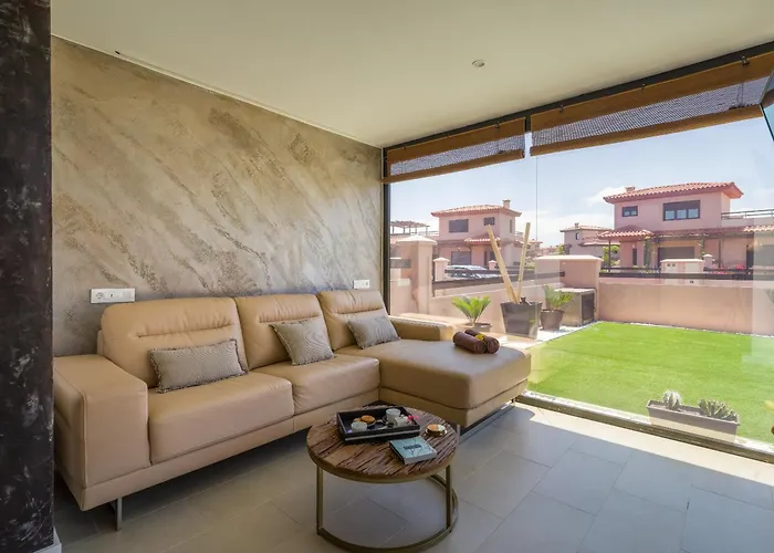 Giraud I - Luxury Modern Villa Next To The Sea With Jacuzzi & Pool *