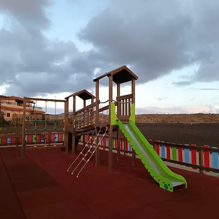 Villa Giraud I - Luxurious Secluded Next To The Sea Lajares